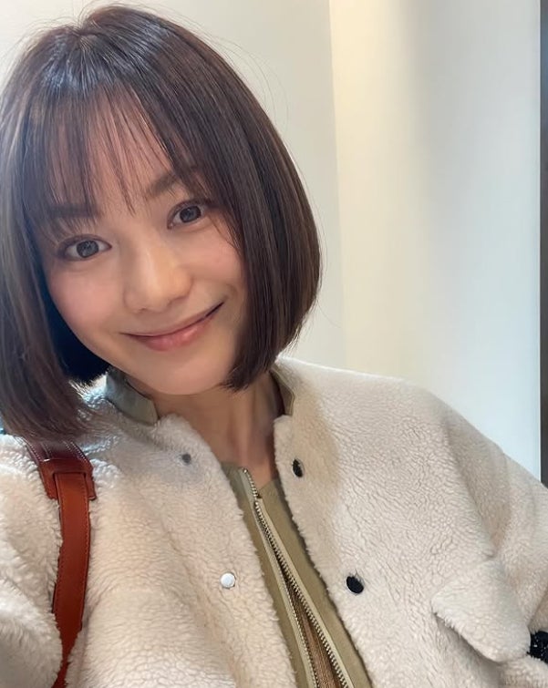 蛯原友里の妹・蛯原英里、長男の小学校入学式ショット披露「カラフルなランドセルお洒落」「すっかり大きくなってる」の声