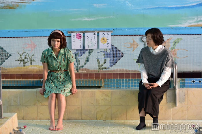 多部未華子、小林聡美(C)2016「あやカノ」製作委員会 (C)2014 CJ E&M CORPORATION