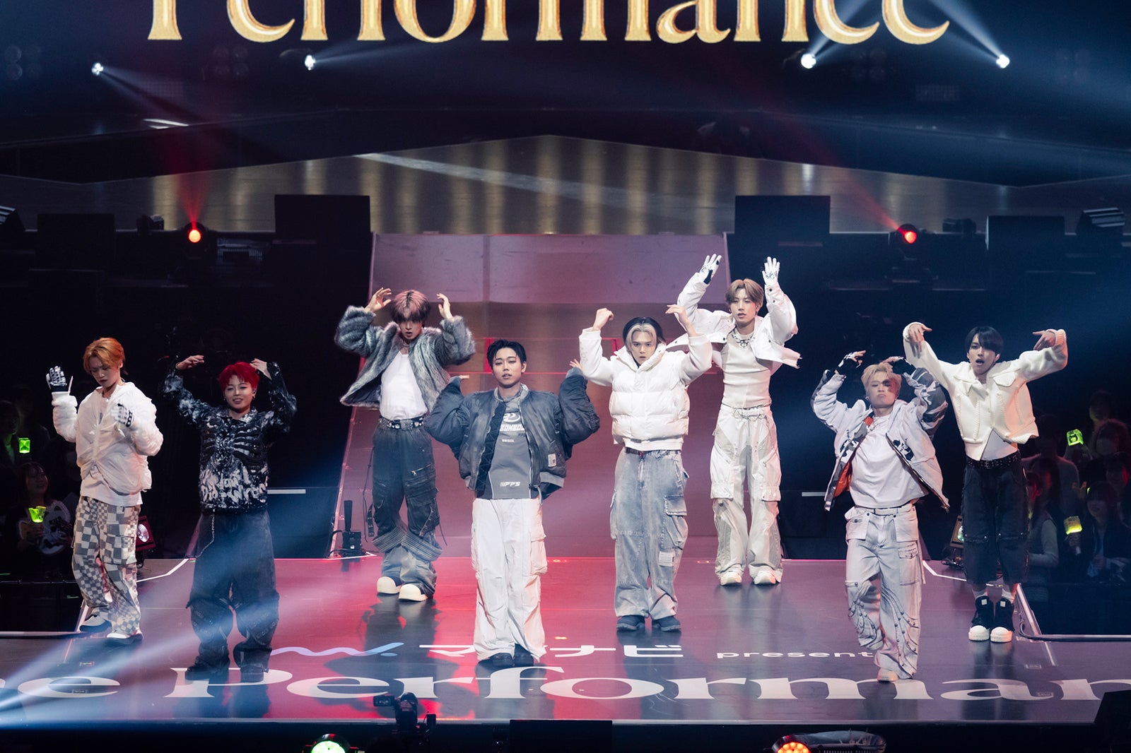 MAZZEL（C）撮影：田中聖太郎写真事務所