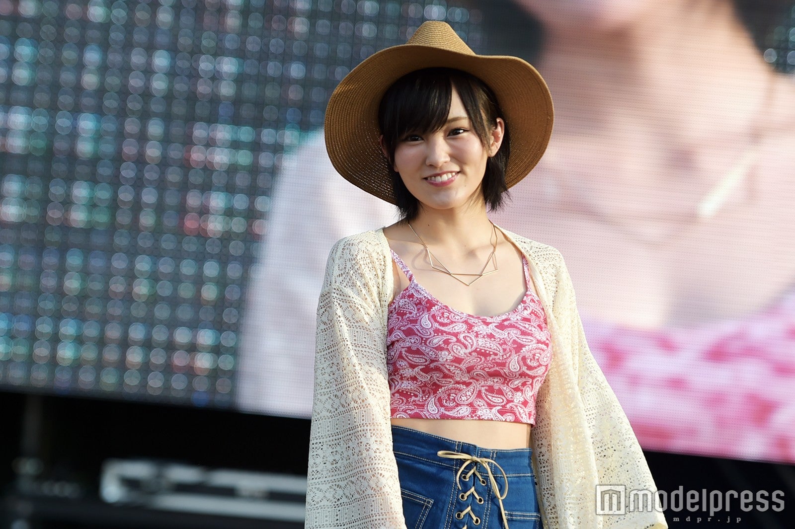 NMB48山本彩「衣装もハジけて壊れました」“びしょ濡れ”肌見せショット