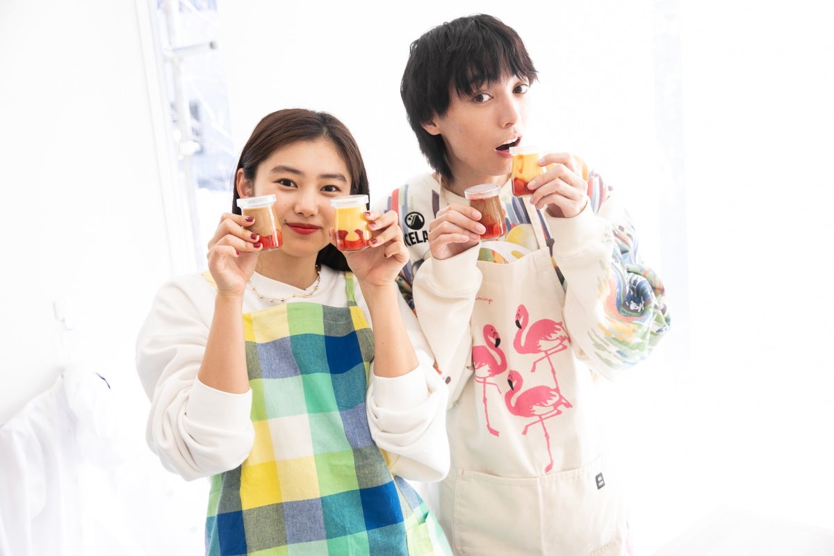 岡本莉音、岸本ルークペアショット「月とオオカミちゃんには騙されない」（C）AbemaTV