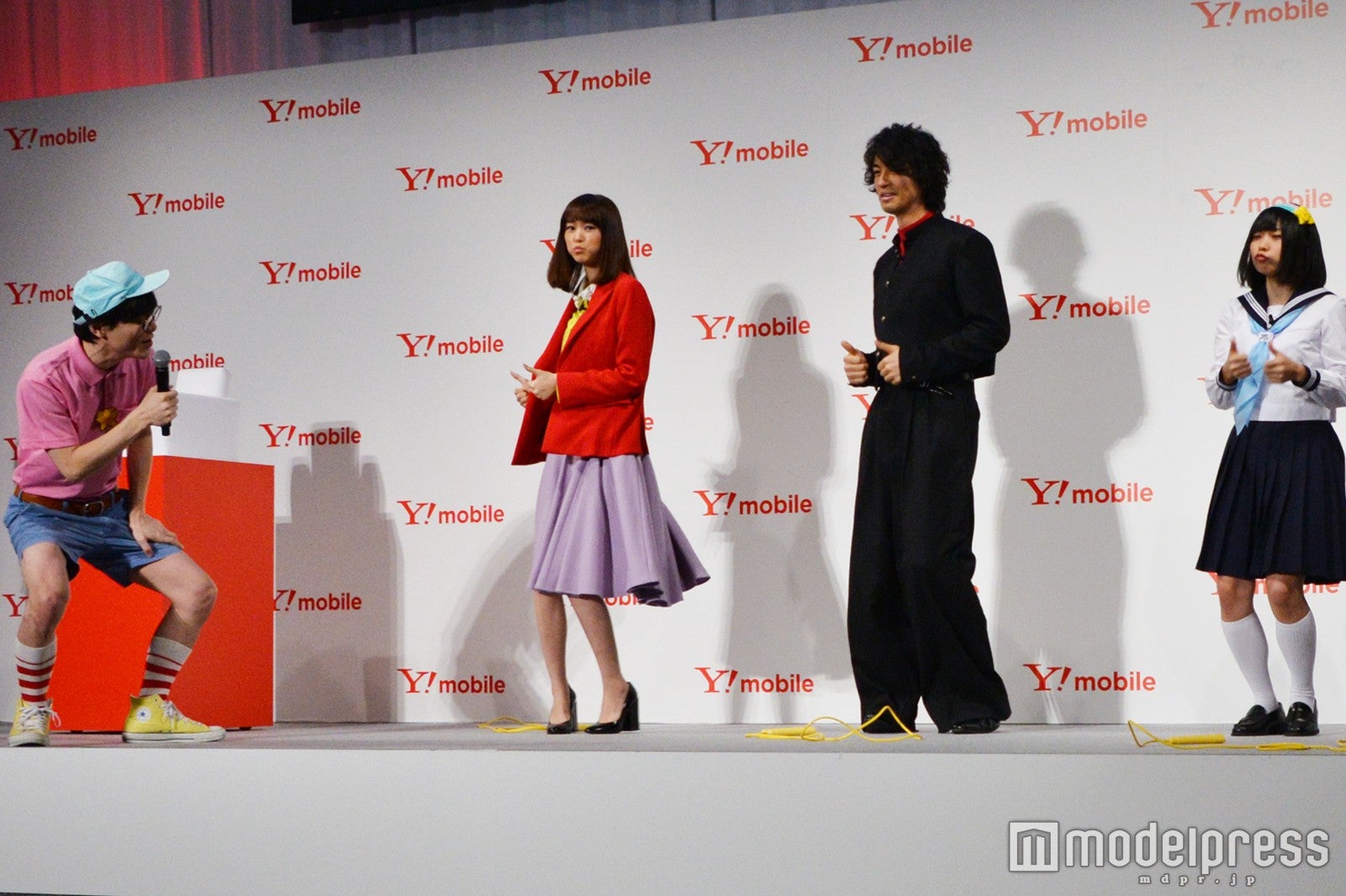 全員でリズムなわとび （C）モデルプレス