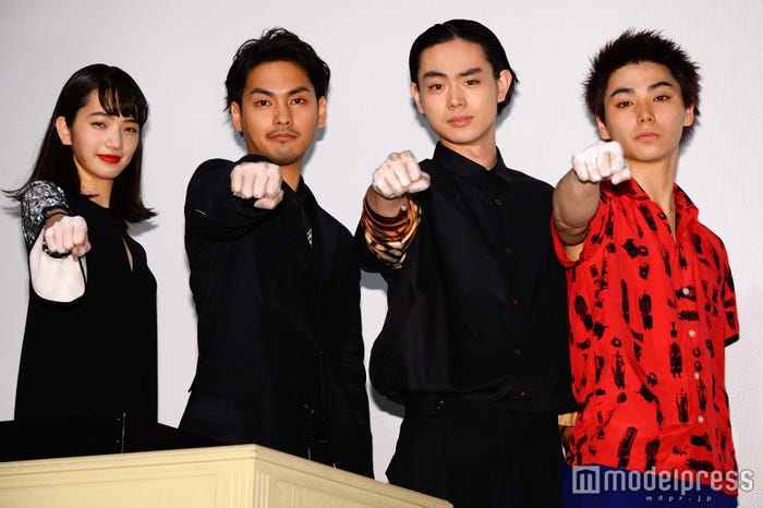 (左から)小松菜奈、柳楽優弥、菅田将暉、村上虹郎(C)モデルプレス