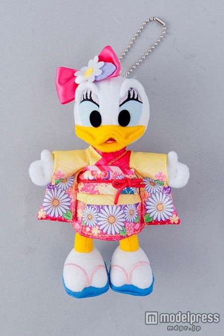 ぬいぐるみバッジ¥1600/(C)Disney