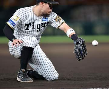 阪神 劇的なピンチ脱出！工藤が球団最速163キロ計測して同点阻止 佐藤輝明2試合連続失策から無死満塁も気迫の雄たけびに甲子園大歓声