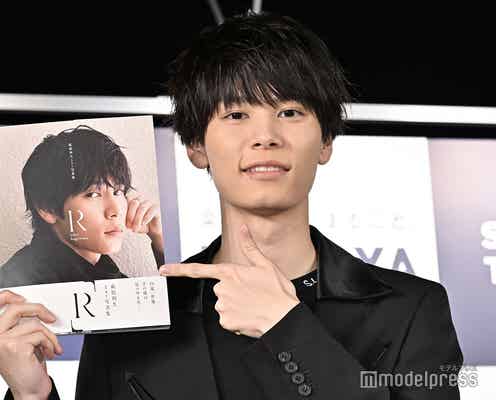 萩原利久、初写真集は“表紙詐欺”? 撮影秘話明かす<1st写真集「R」>