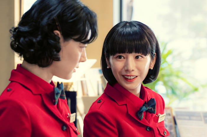 市川実日子、夏帆「ホットスポット」第2話(C)日本テレビ