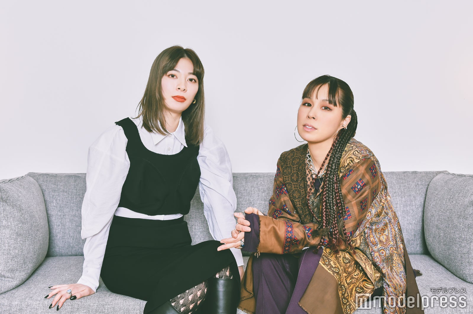 （左から）とんだ林蘭、AI（C）モデルプレス