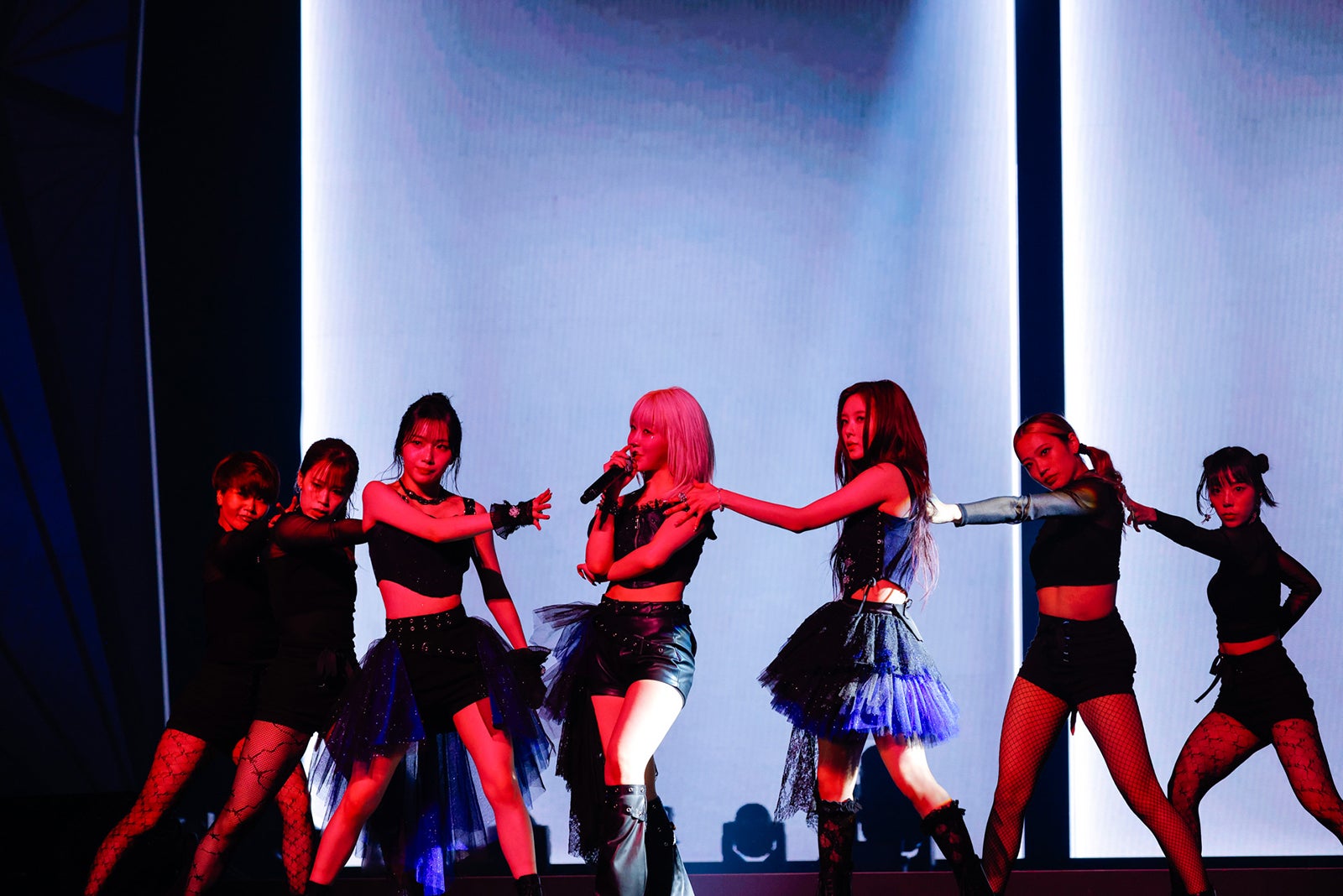 ヨンウン、ヒカル、ダヨン「Kep1er JAPAN CONCERT 2024＜Kep1going＞」撮影：上山陽介／木村泰之