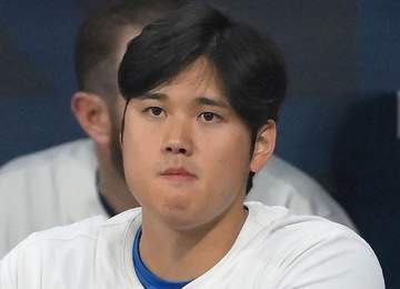 ドジャース 本塁クロスプレーであわや乱闘の騒ぎに 両軍ベンチから選手飛び出す 大谷翔平もボールを持ちながらフィールドへ→十一回にラッシング意地のサヨナラ打