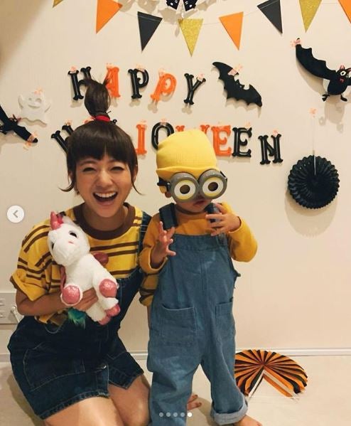 伊藤千晃 子供との怪盗グルー アグネス 仮装に反響 天使 顔のサイズが子供と変わらない モデルプレス