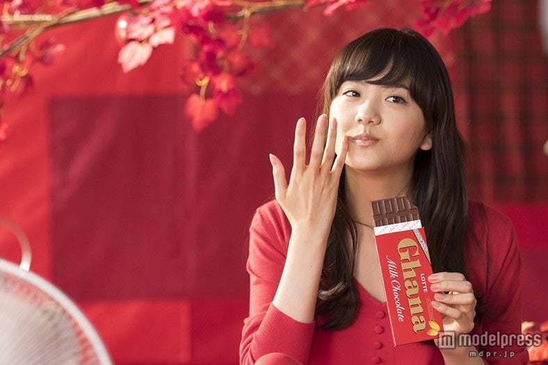 松井愛莉／CMメイキング風景