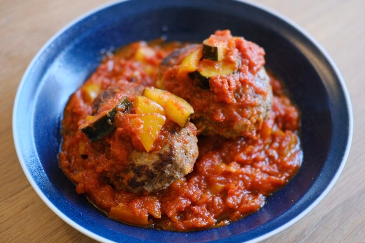 森山中・大島　トマトソースハンバーグ