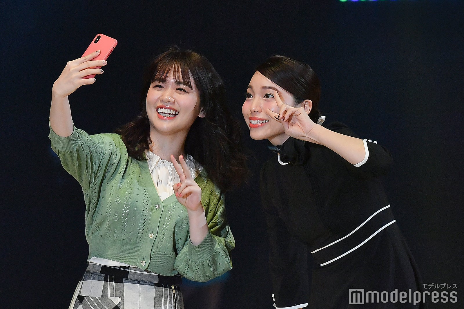 ゆうこす、元美容部員 和田さん／「平成最後のYouTuber祭りステージ」より（C）モデルプレス