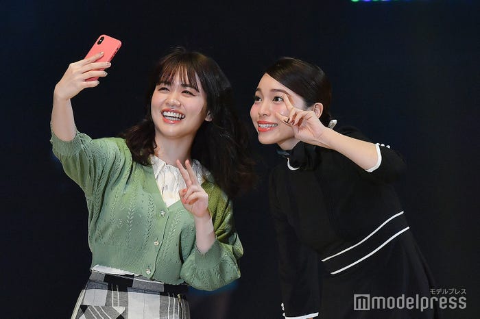 ゆうこす、元美容部員 和田さん/「平成最後のYouTuber祭りステージ」より(C)モデルプレス