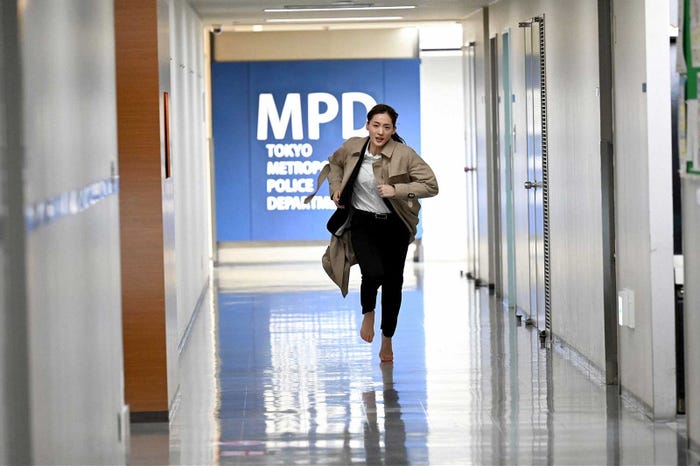 綾瀬はるか「天国と地獄 ~サイコな2人~」最終話より(C)TBS