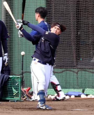 オリックス・遠藤成がヤクルトに金銭トレードで移籍「最後のチャンスだと受け止めて」 背番号「021」