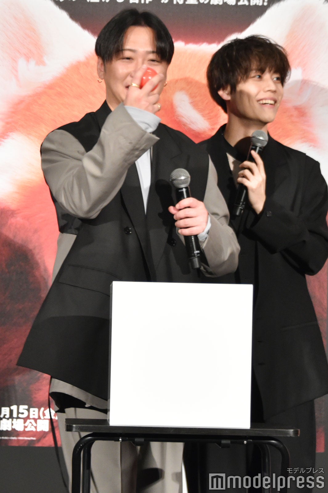 ボールを引く大野雄大（C）モデルプレス