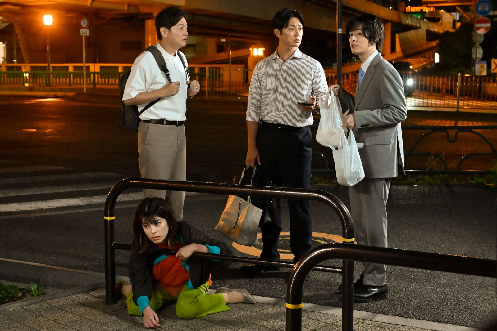 さとうほなみ、井浦新、工藤阿須加、塩野瑛久「無能の鷹」第3話（C）テレビ朝日