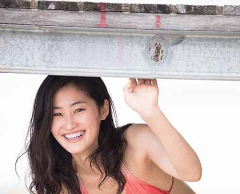 “未完の大器”「ブランチ」リポーター長身美女、初グラビア解禁 ビキニで魅せる圧巻ボディ