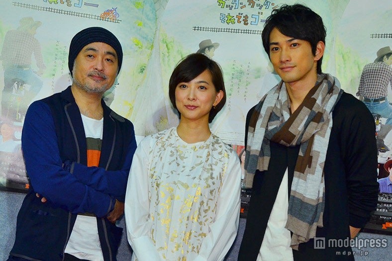 （左から）松尾スズキ、谷村美月、町田啓太