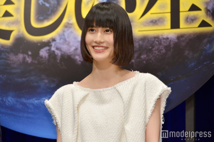 黒髪の橋本愛 (C)モデルプレス