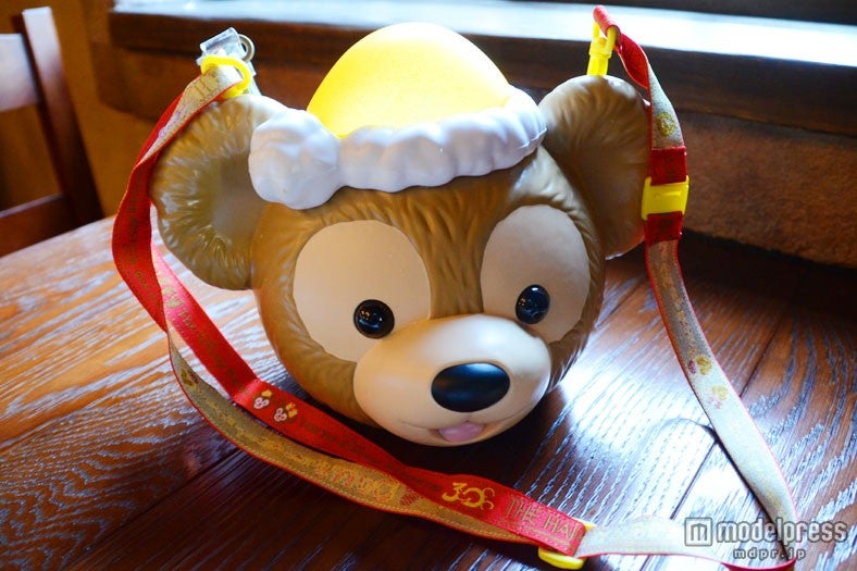 ダッフィーの顔のポップコーンバケット、ストラップに30周年ロゴ入り／TDS