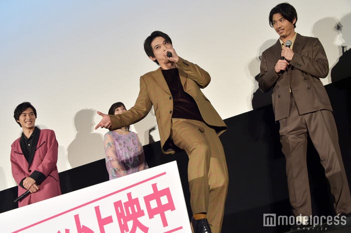 漆黒の翼!(ええ声) (C)モデルプレス