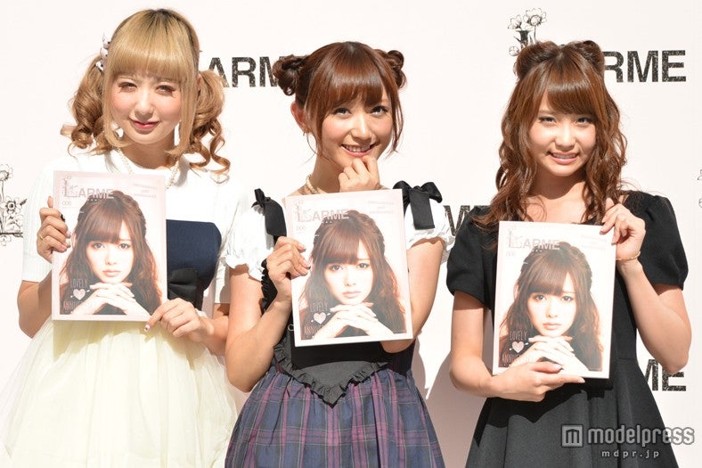 （左から）AMO、菅野結以、永尾まりや