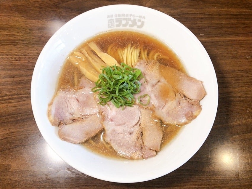 2幕出店の沖縄「ラブ麺」（提供写真）