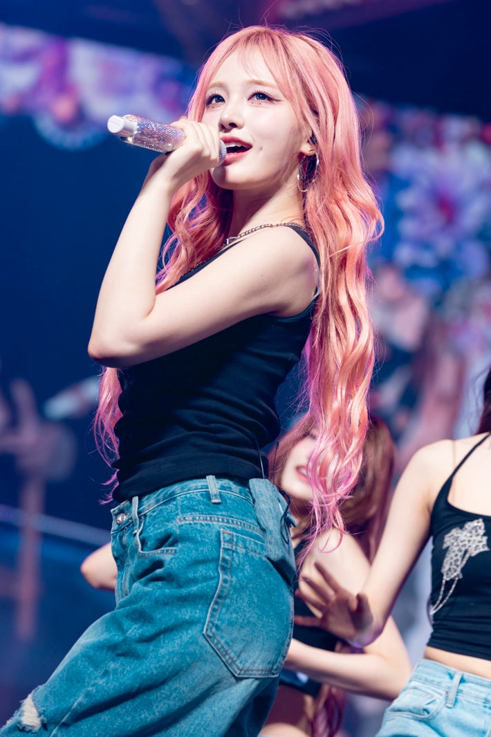 リズ／撮影：田中聖太郎写真事務所