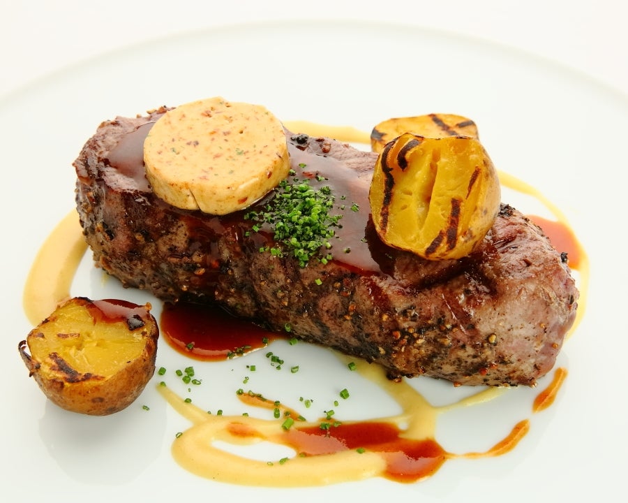 シュミッツランチ ニューヨークストリップ7,500円／画像提供：アレクサンダーズ ステーキハウス