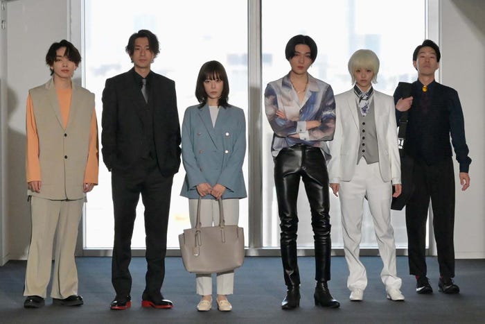 宮世琉弥、三浦翔平、桜井ユキ、八木勇征、鈴木ゆうか、坂口涼太郎「ホスト相続しちゃいました」第7話より(C)カンテレ