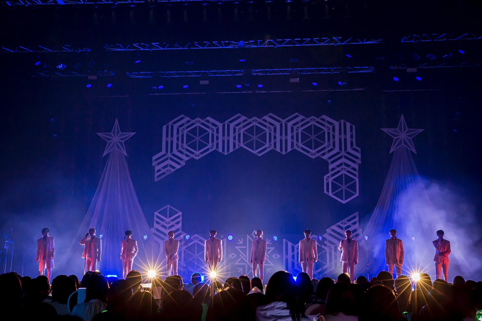 『JO15THシングル「WANDERING」発売記念クリスマスショー』（C）LAPONE ENTERTAINMENT