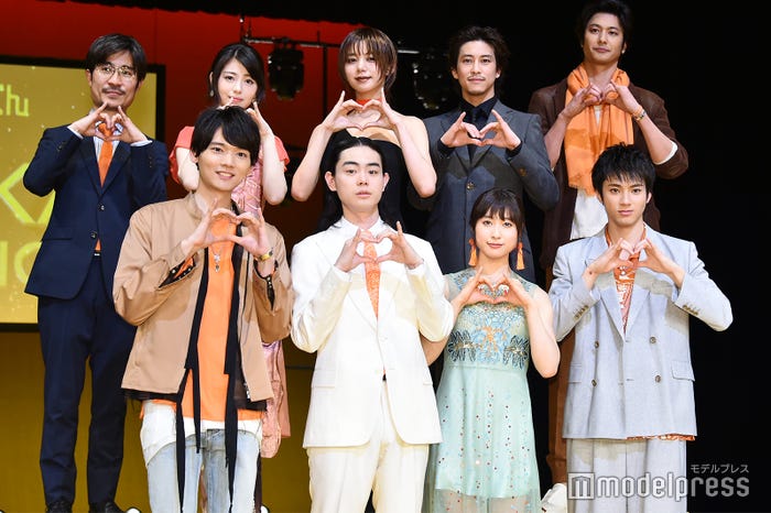 (前列左から)古川雄輝、菅田将暉、土屋太鳳、山田裕貴(後列左から)月川翔監督、浜辺美波、池田エライザ、佐野岳、速水もこみち (C)モデルプレス