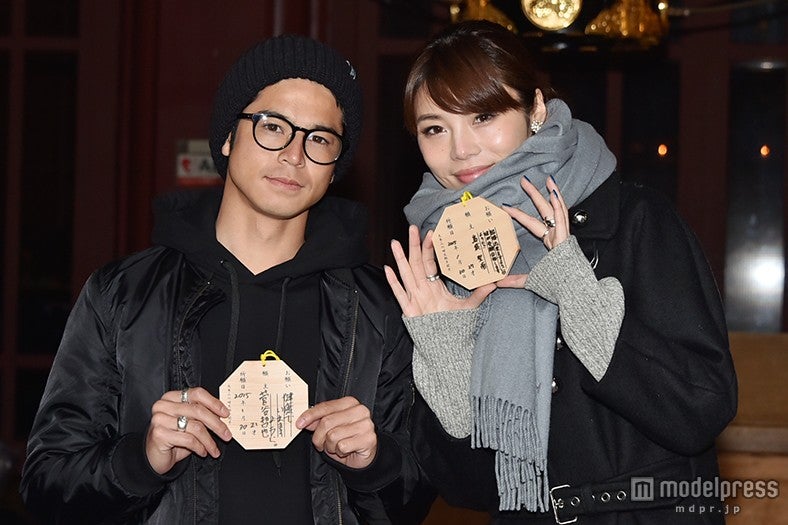 映画テラハ、菅谷哲也＆島袋聖南が大ヒット祈願 絵馬に書いた願い事とは？【モデルプレス】