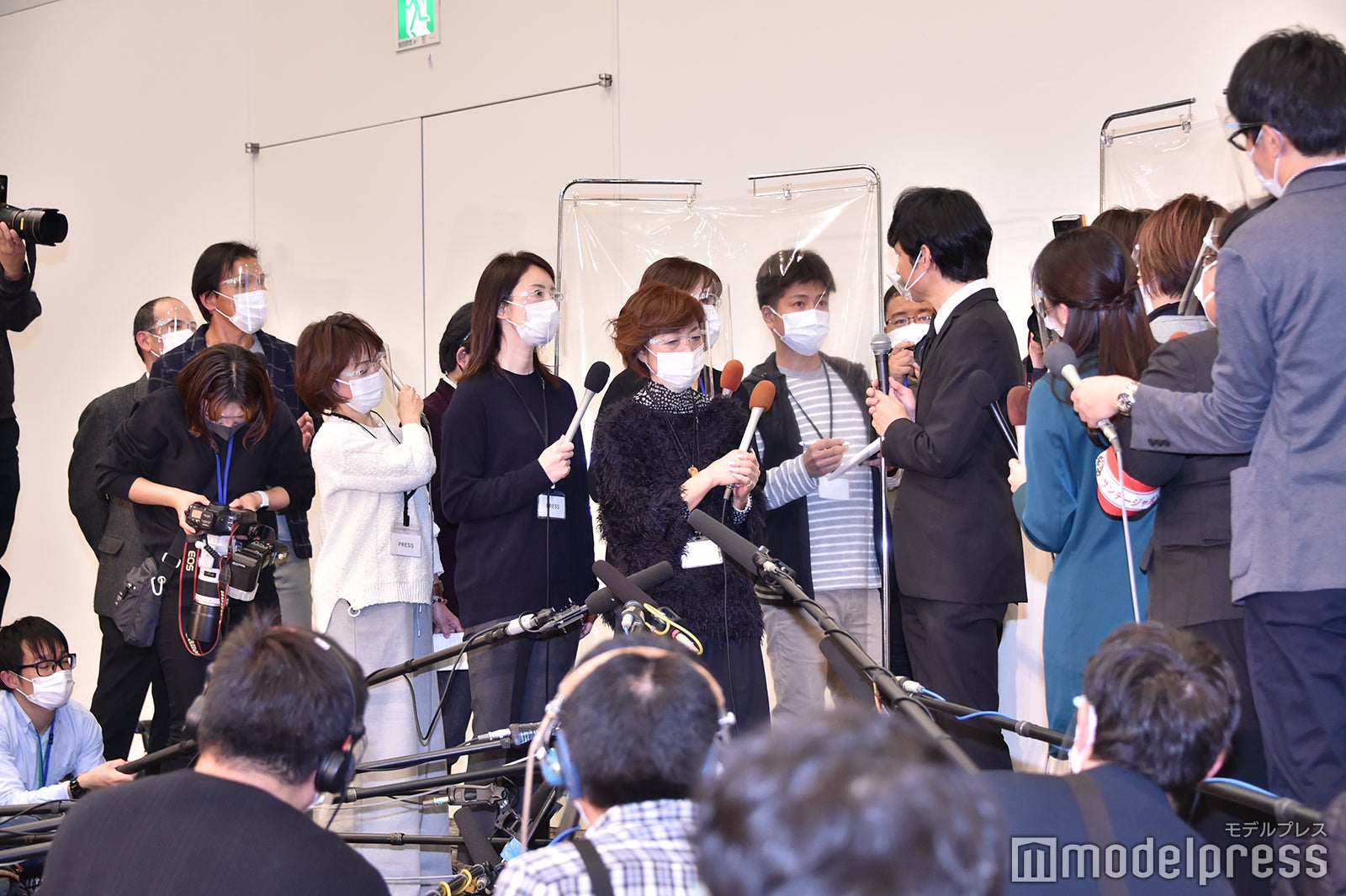 渡部建謝罪会見 （C）モデルプレス