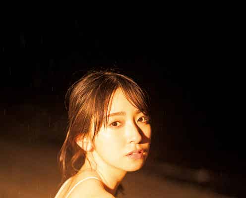 日向坂46金村美玖、夜のビーチで素肌さらけ出す「忘れられない撮影に」 ポストカード第2弾解禁<羅針盤>