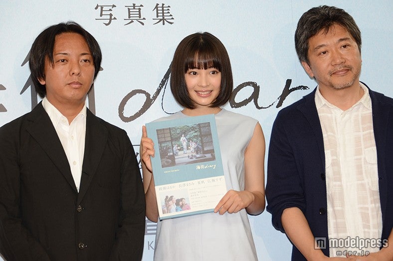 （左から）瀧本幹也氏、広瀬すず、是枝裕和監督