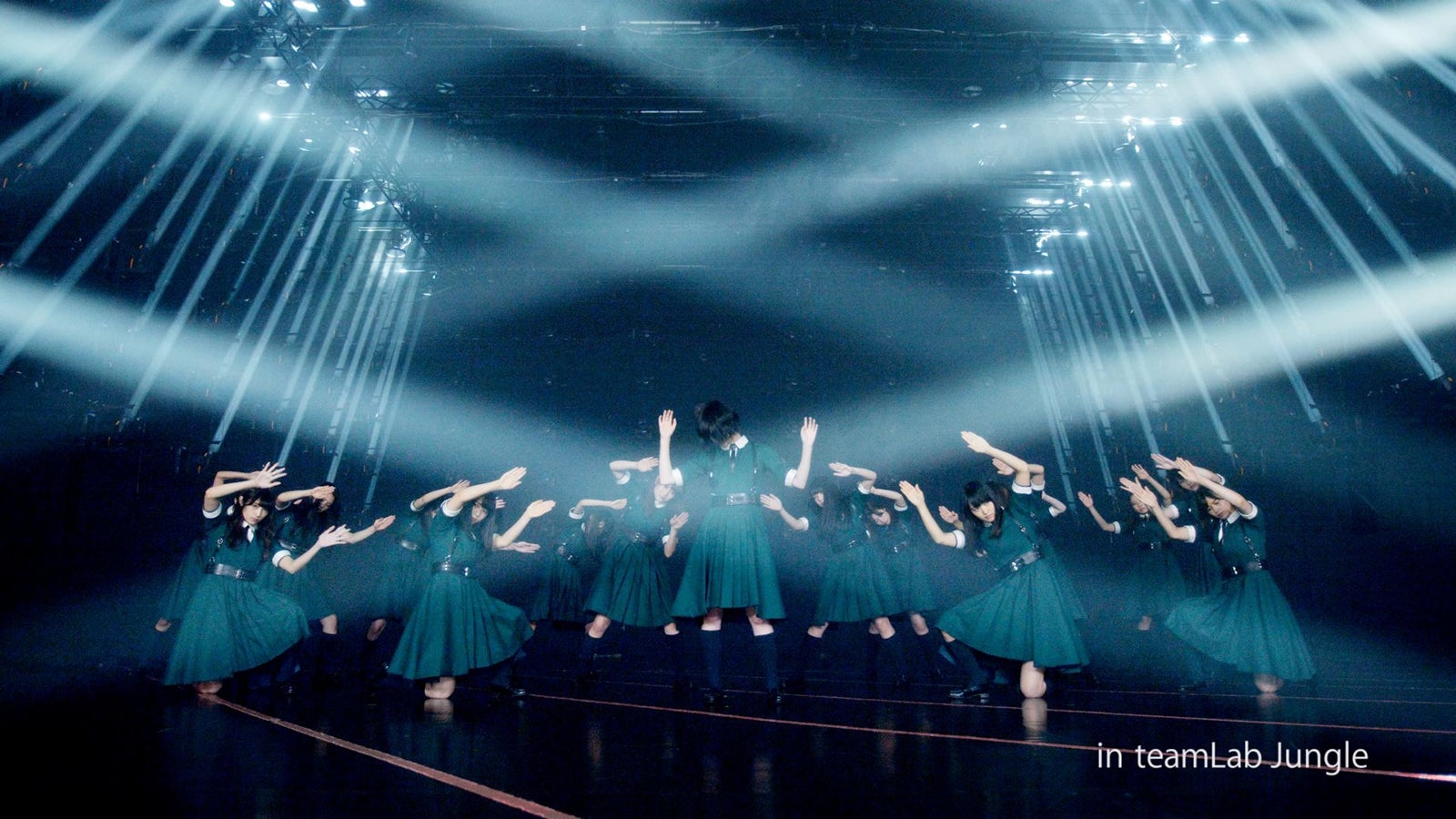 欅坂46／「ダンス」篇より（提供写真）