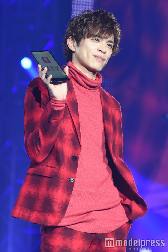 ド派手セットアップでサプライズ登場した裕典<神コレ2016S/S>(C)モデルプレス