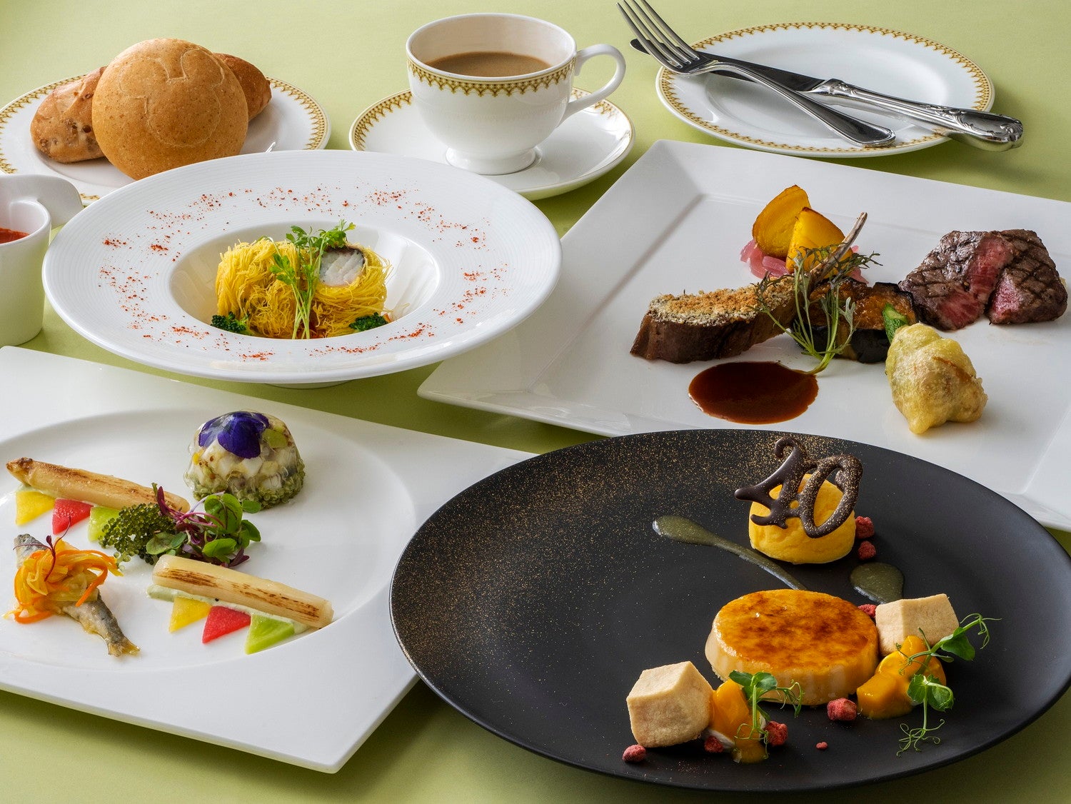 東京ディズニーシー「マゼランズ」スペシャルコース￥10,000（C）Disney