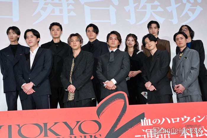 (前段左から)杉野遥亮、山田裕貴、北村匠海、吉沢亮、間宮祥太朗(後編左から)高杉真宙、磯村勇斗、眞栄田郷敦、今田美桜、清水尋也、英勉監督(C)モデルプレス