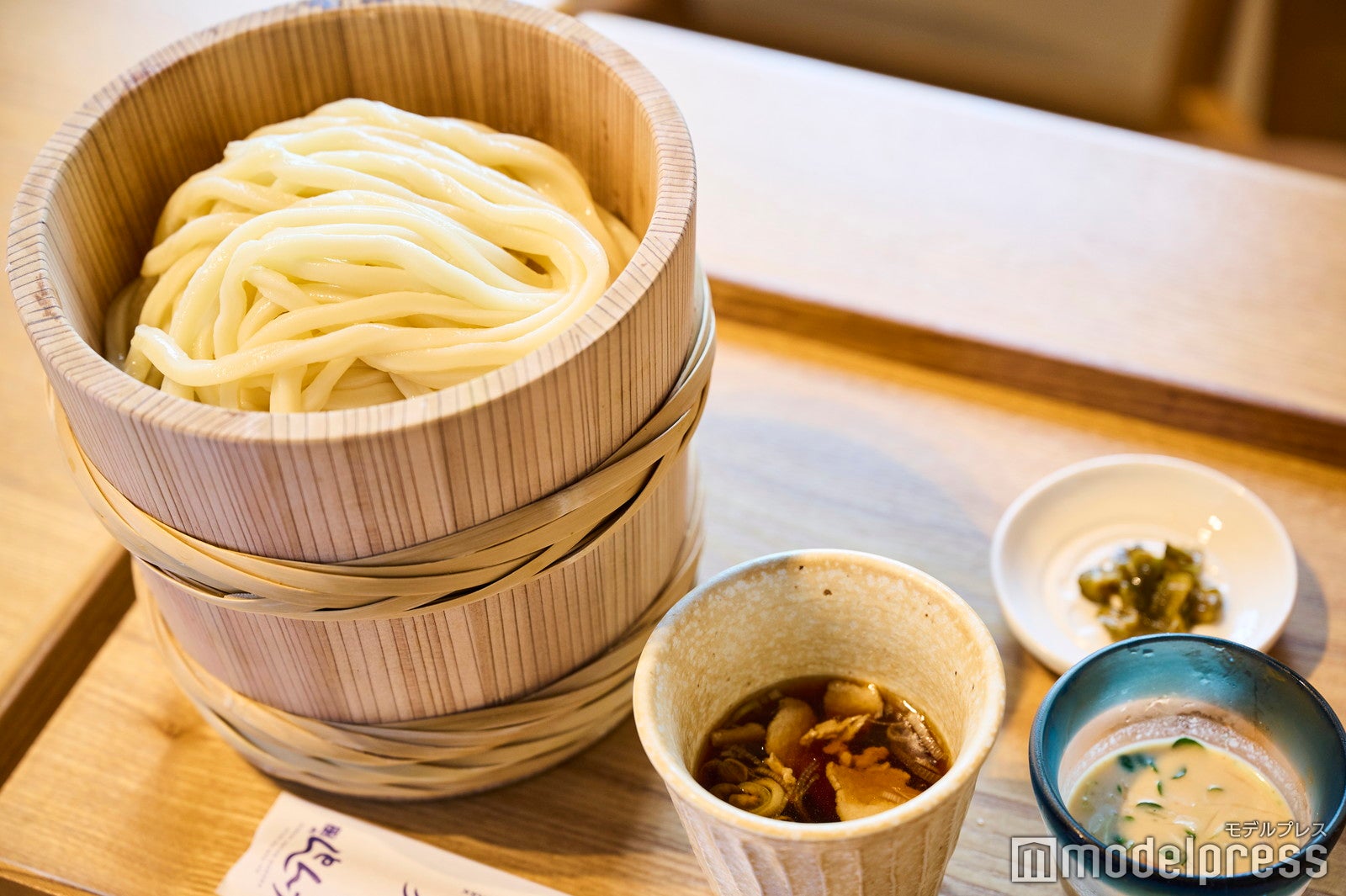 醤油屋の木桶うどん ～2種のおつゆ～（C）モデルプレス