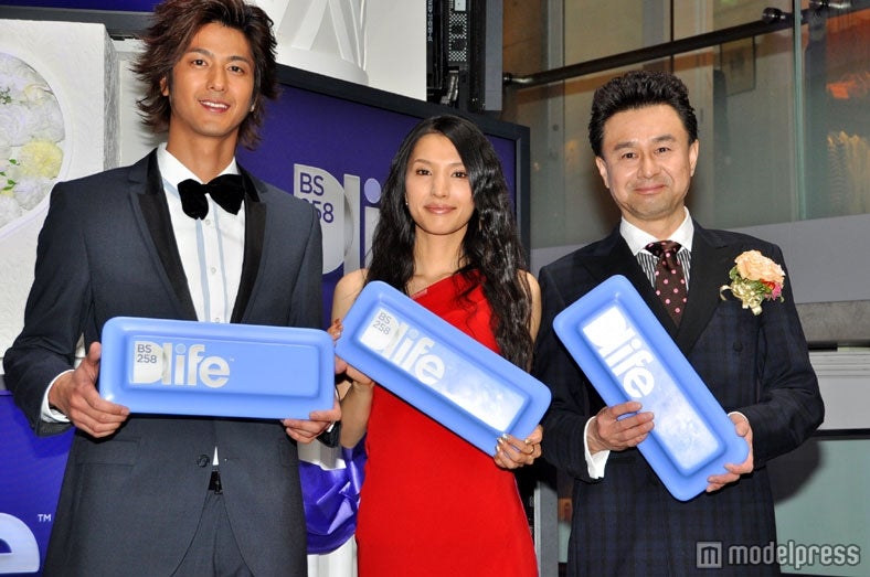 （写真左から）速水もこみち、芦名星、神田瀧夢