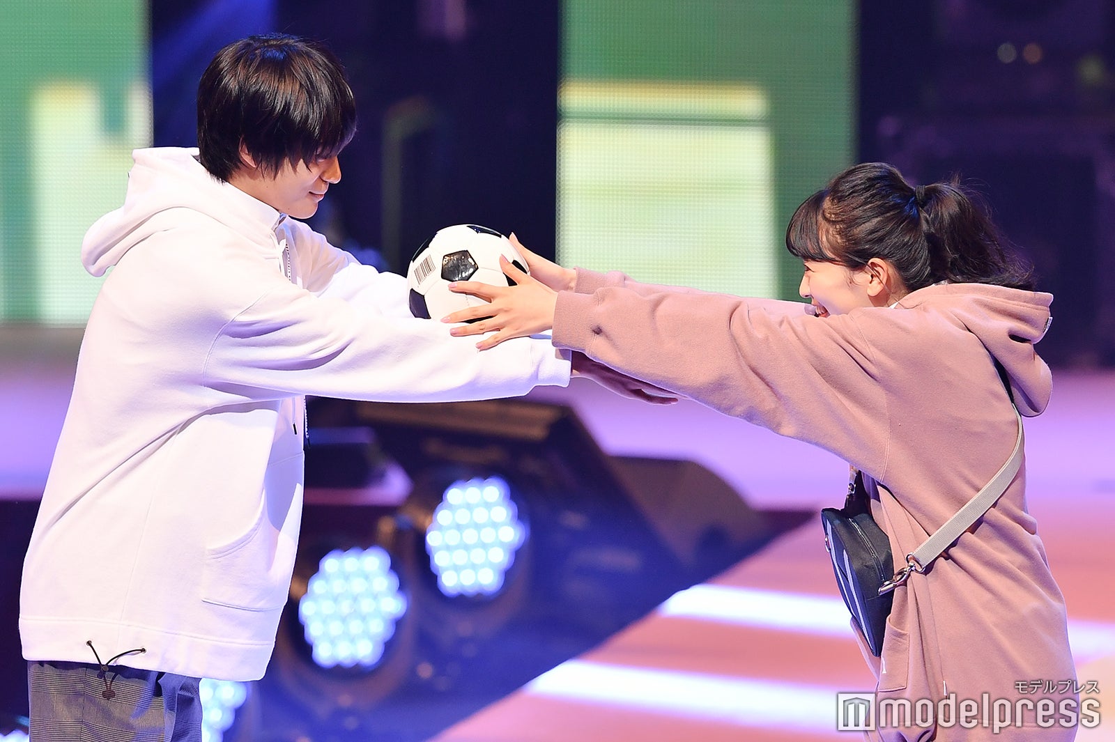 神尾楓珠・坂井仁香（C）モデルプレス