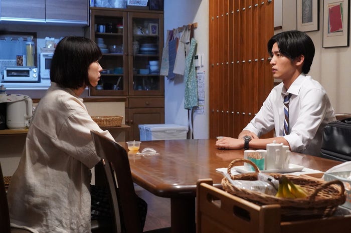 西田尚美、目黒蓮「海のはじまり」第10話より(C)フジテレビ