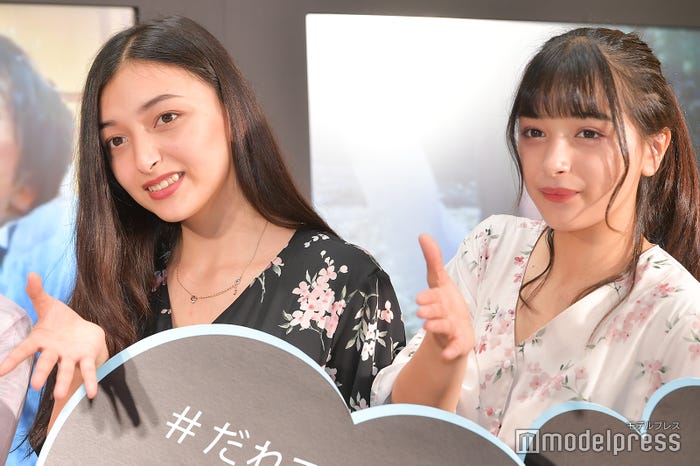 (左から)エリカ、マリナ (C)モデルプレス