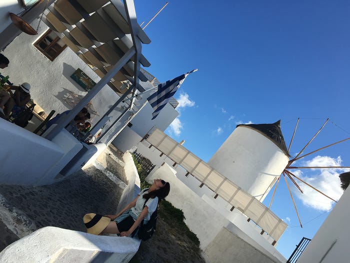 ギリシャ・サントリーニ島/夕日が美しい場所としても有名です(提供写真)