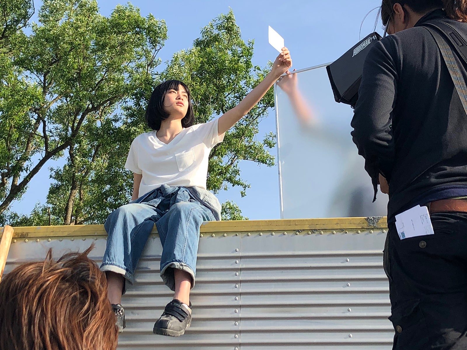 吉田美月喜／CM撮影オフショット（画像提供：所属事務所）